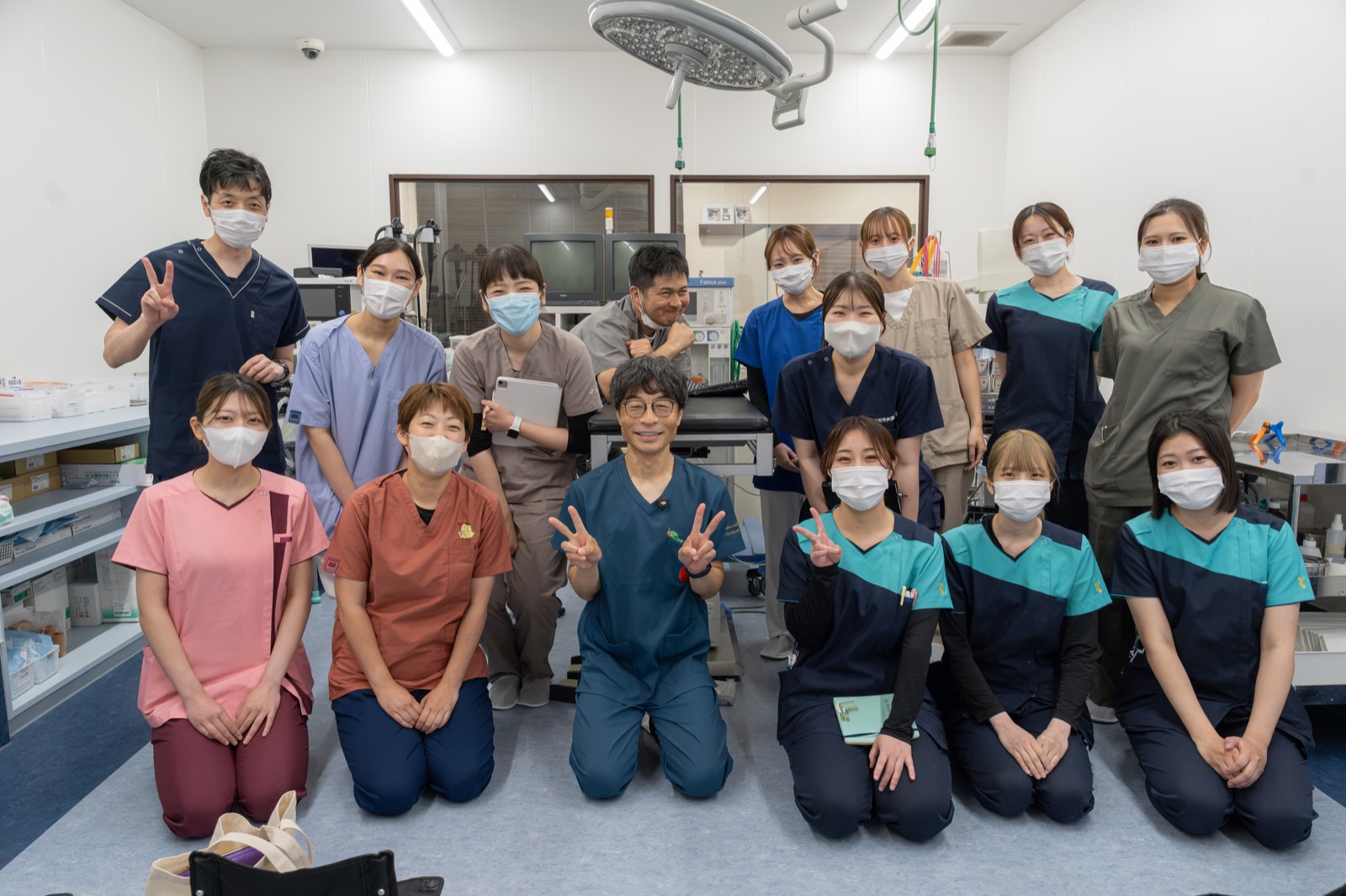 佐野忠士先生と参加者のみなさんの集合写真
